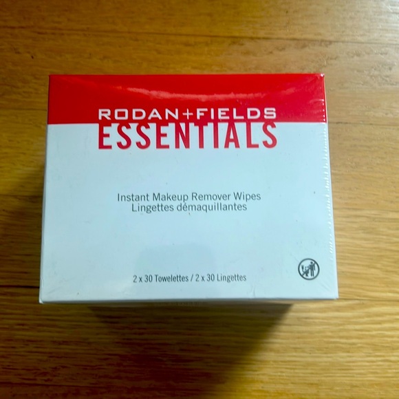 Brand new in box Rodan and Fields Instant Makeup Remover Wipes - Picture 1 of 4